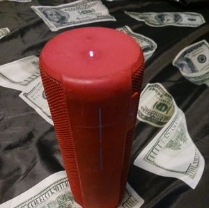 Ue megaboom lava red